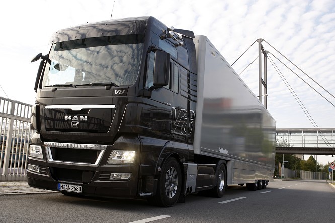 MAN TGX V8