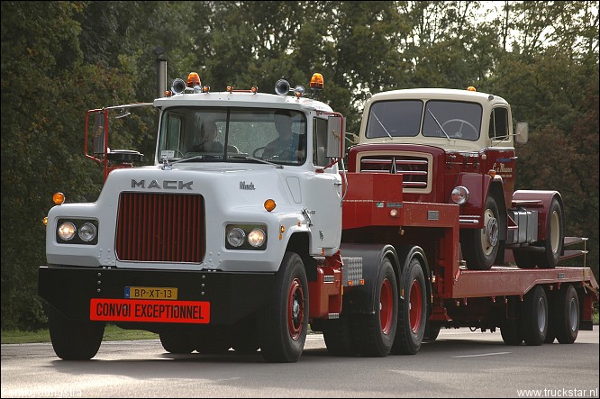 Mack en Speciaaltransport dag