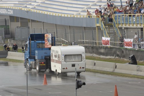 Trekker caravan race