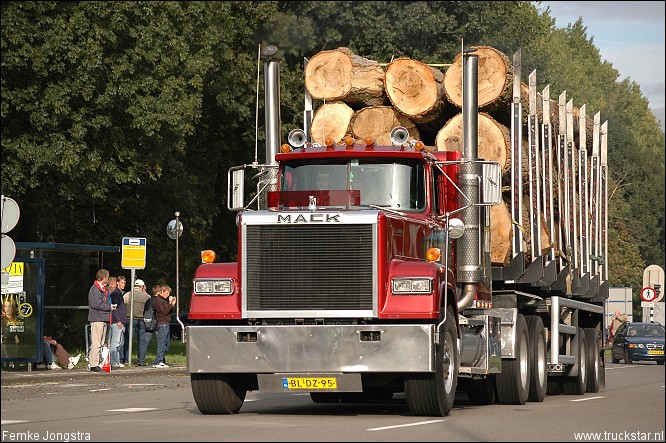 Mack en Speciaaltransport dag