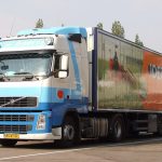 Negen trucks Te Baerts vast