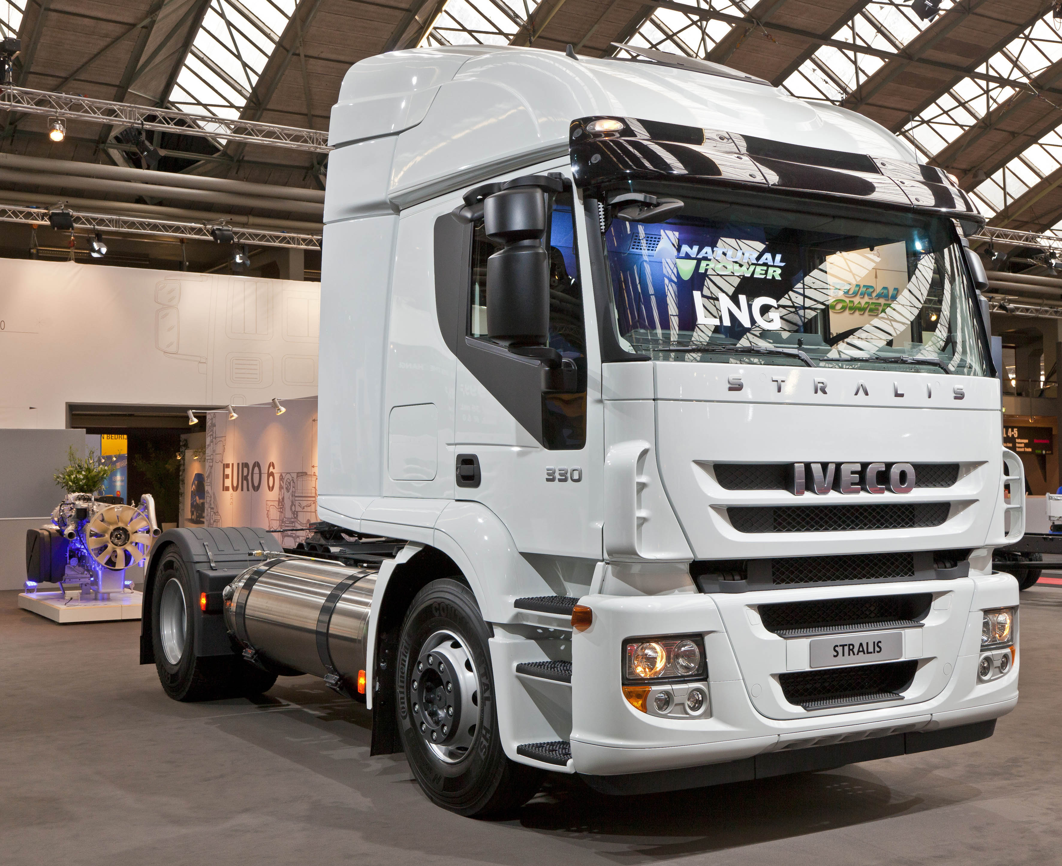 Iveco stralis. Iveco Stralis LNG. Ивеко тягач. Iveco Stralis на метане.