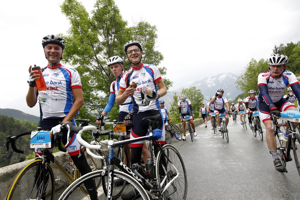 Chauffeurs beklimmen Alpe d'Huez