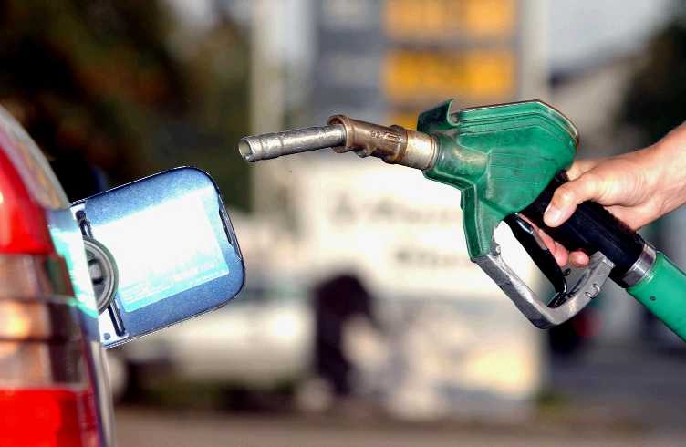 Frankrijk verlaagt brandstofprijzen