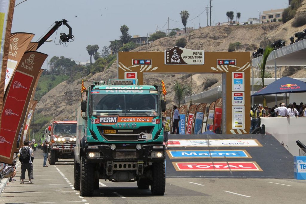 Strak begin Dakar NL trucks