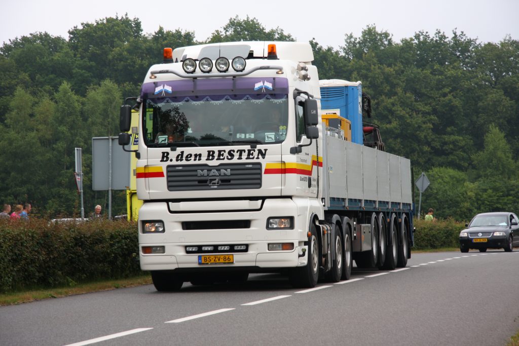 Truckstar Festival 2013 binnenrijden