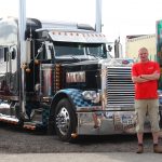 Met de Peterbilt op de paddock