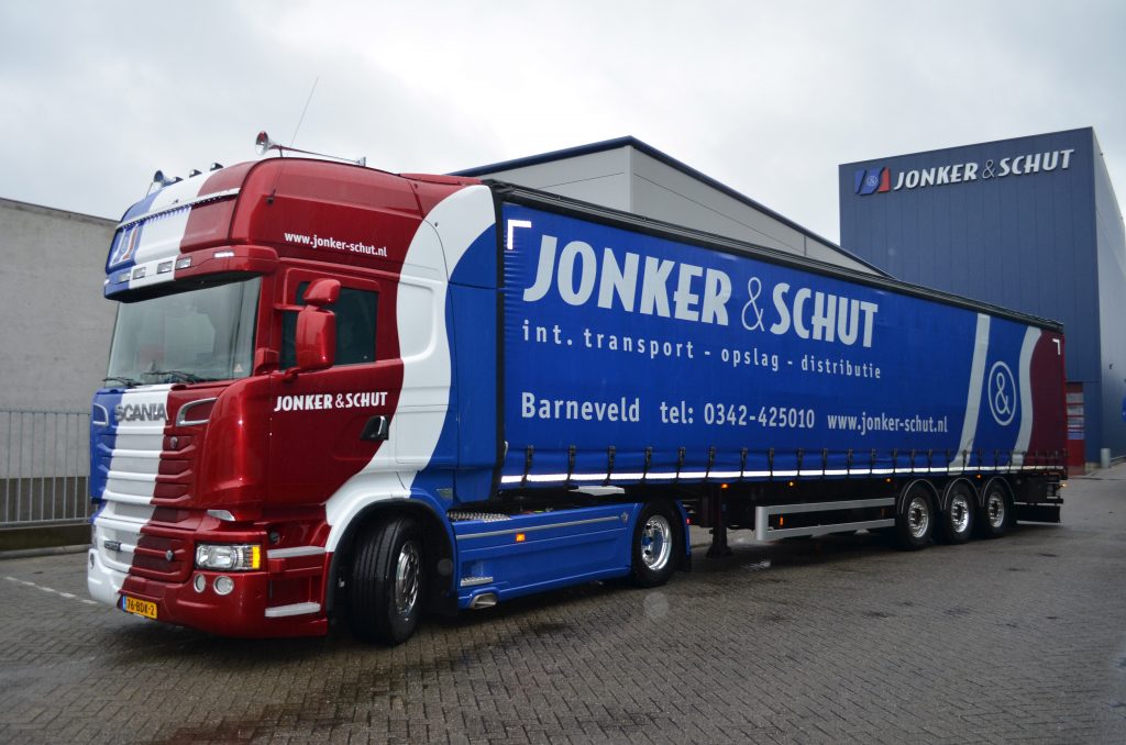 Scania V8 Euro 6 met full safety package voor Jonker en Schut
