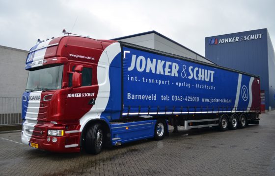 Scania V8 Euro 6 met full safety package voor Jonker en Schut