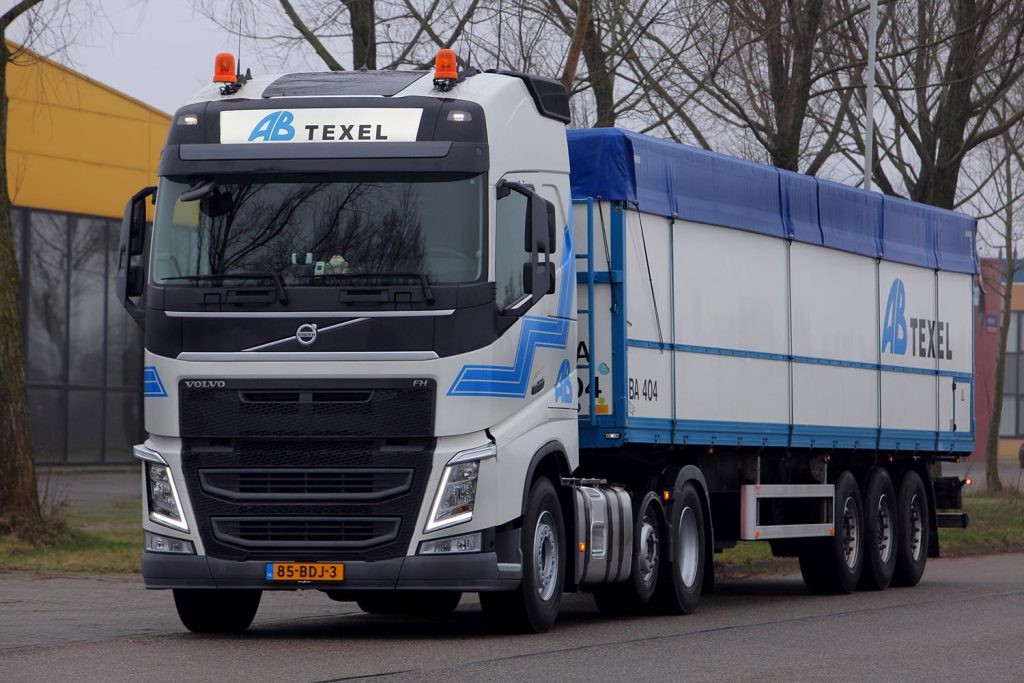 Vijf Volvo trekkers voor AB Texel