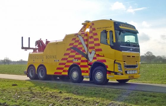 Zware Volvo FH-berger in Twente