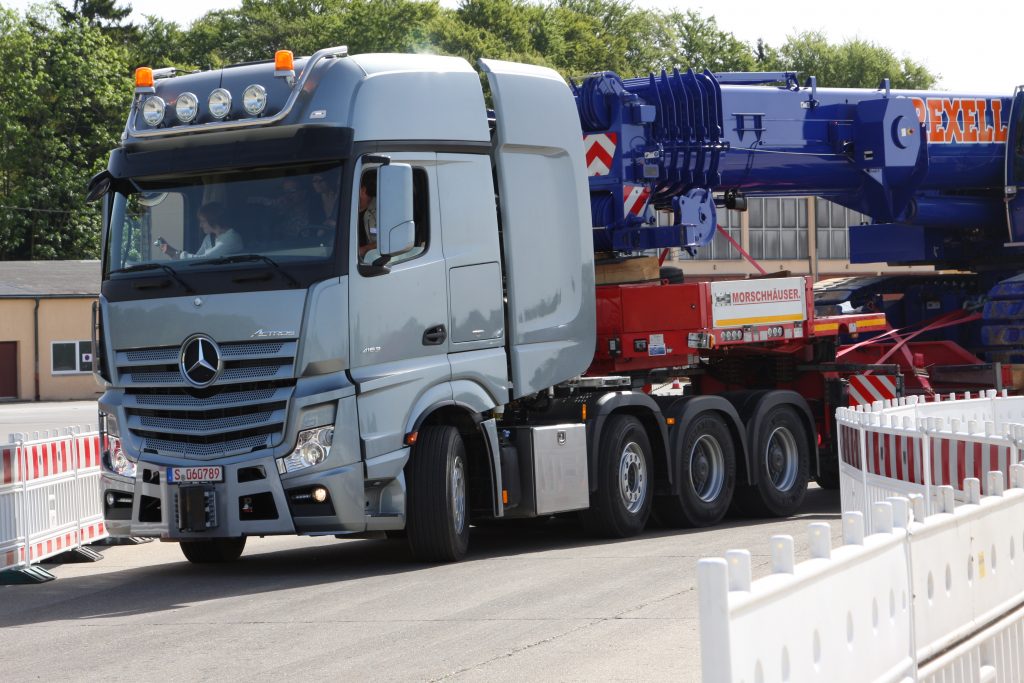 Mercedes Actros-Arocs SLT