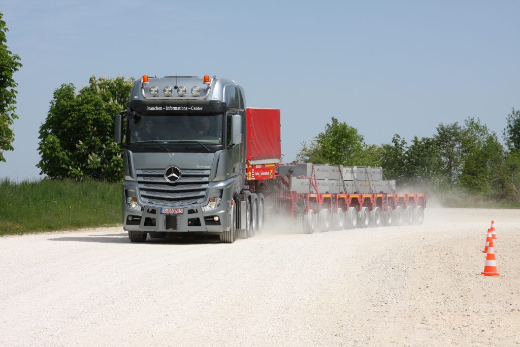 Mercedes Actros-Arocs SLT