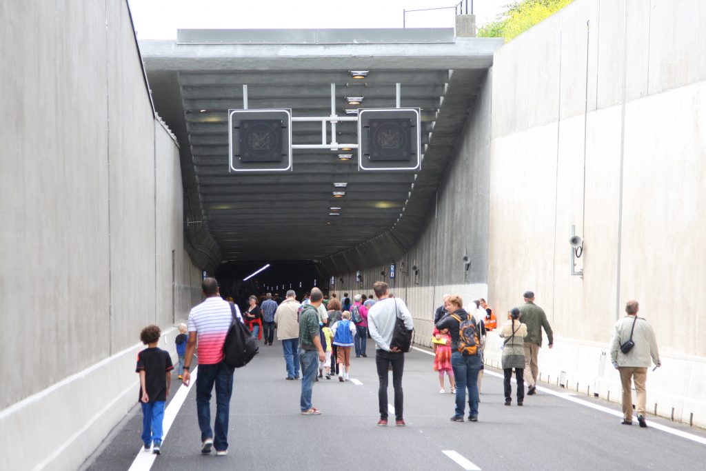 Oude gerenoveerde Coentunnel