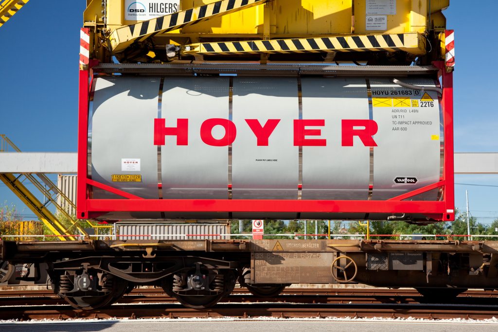 Hoyer breidt containervloot flink uit