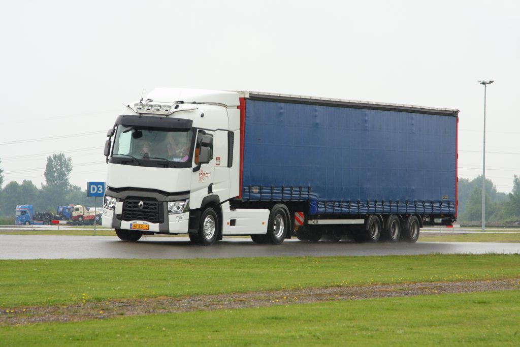 Truckstar Festival 2014 binnenrijden