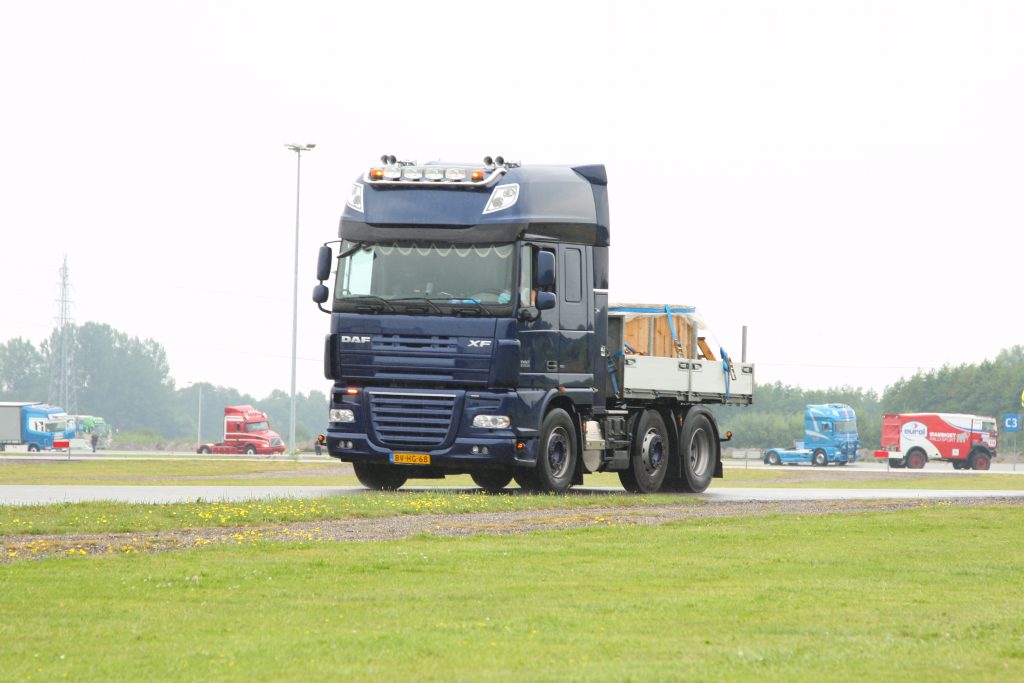 Truckstar Festival 2014 binnenrijden