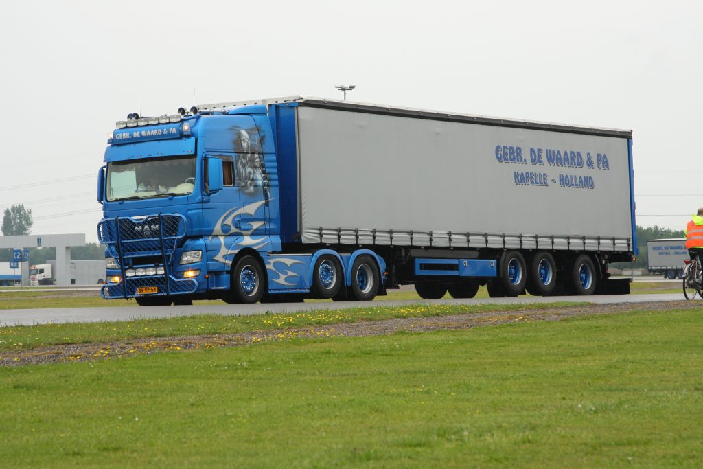 Truckstar Festival 2014 binnenrijden