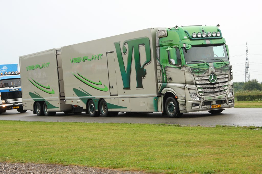 Truckstar Festival 2014 binnenrijden