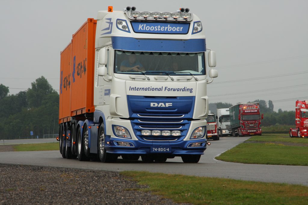 Truckstar Festival 2014 binnenrijden