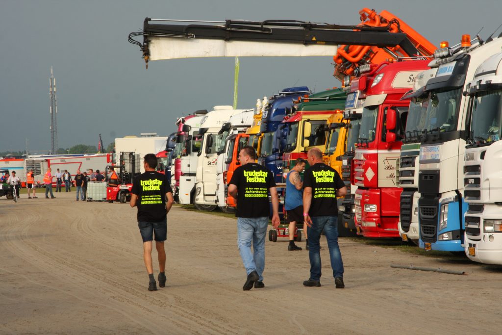 Truckstar Festival 2014 binnenrijden