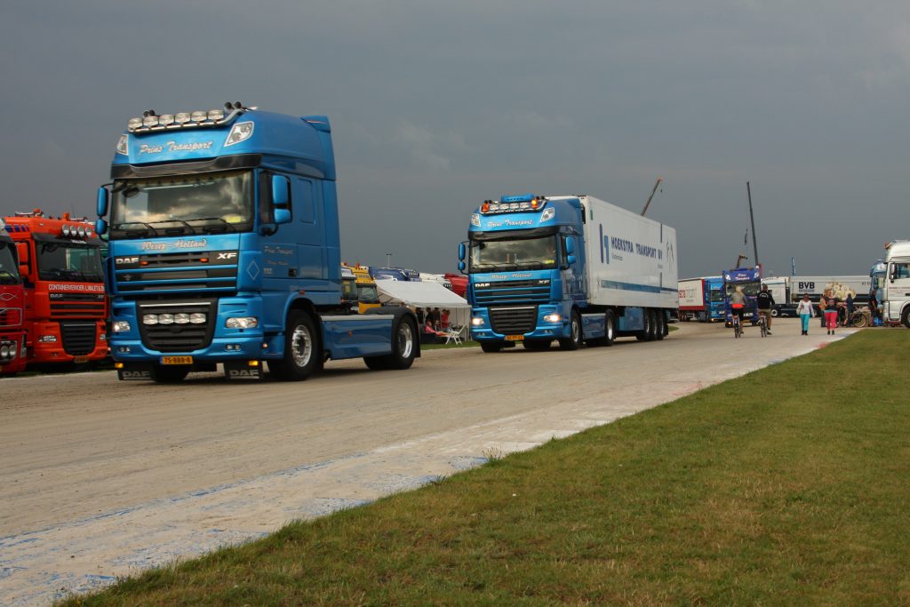 Truckstar Festival 2014 binnenrijden