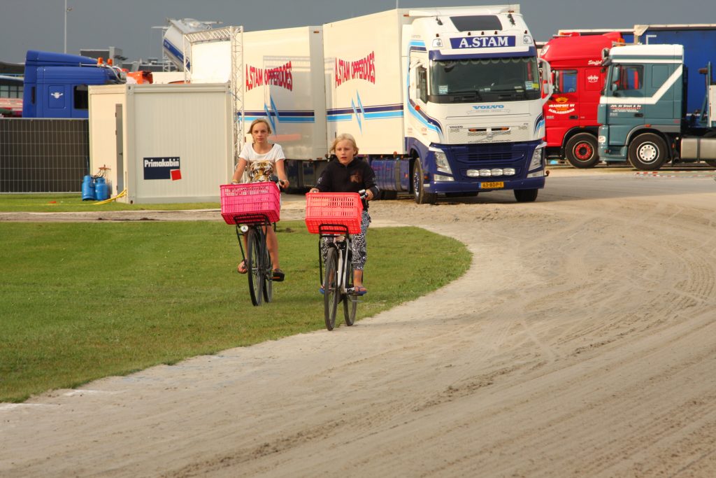 Truckstar Festival 2014 binnenrijden