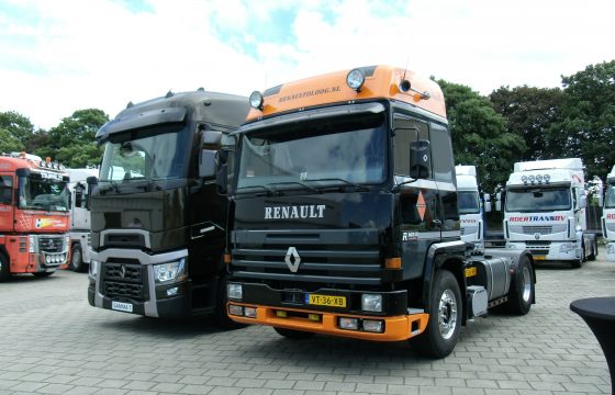Renaults verzamelen zich op Renaultoloog Festival