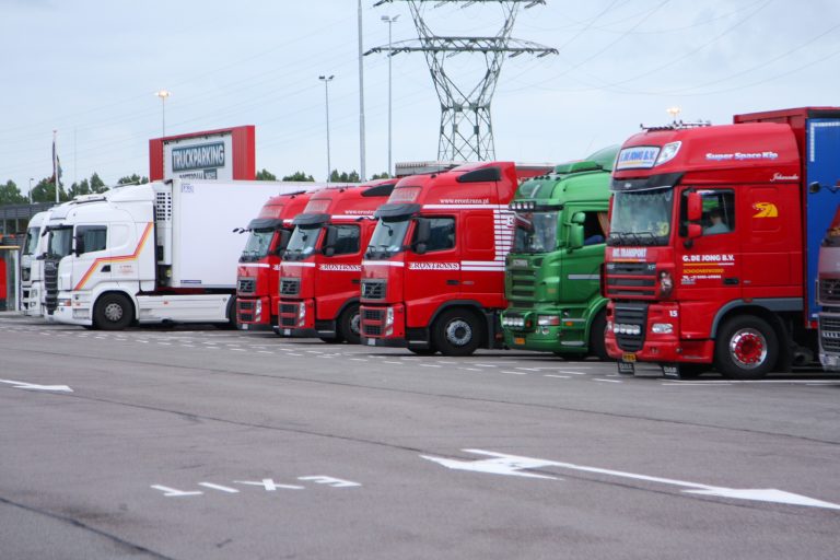 Rotterdamse Truckparkings goed bezet