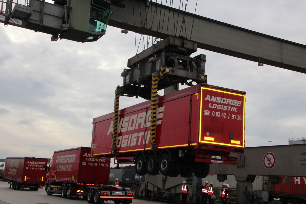 Lang LKW Ansorge Duitsland