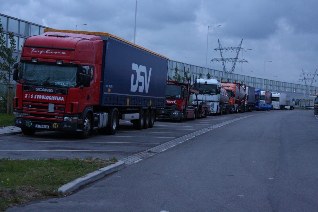 Oost-Europese chauffeur en truck