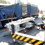 Machine valt uit truck