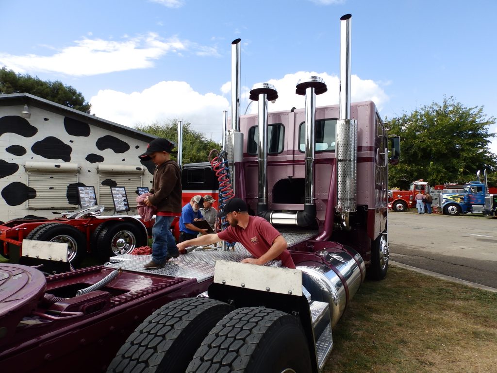 All Peterbilt Truckshow Stockton