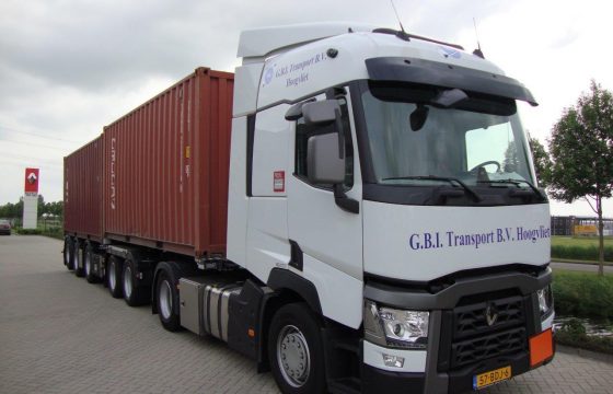 Renault T in de containers