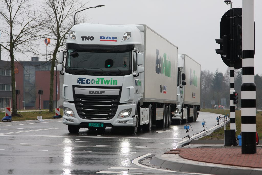 DAF TNO EcoTwin platooning