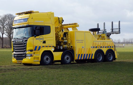 Scania 8x4 R520 voor Wielsma