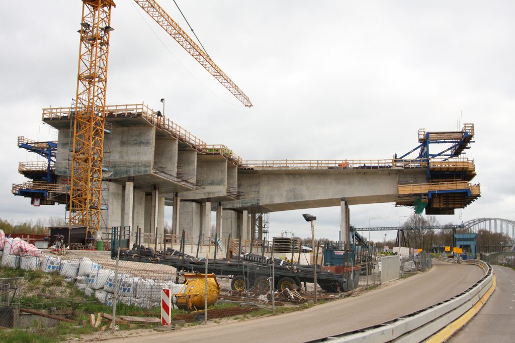 Nieuwe brug A9 Amsterdam-Rijnkanaal