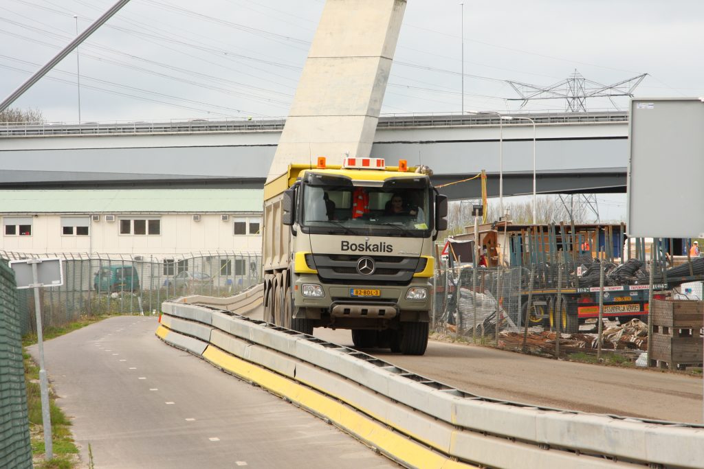 Nieuwe brug A9 Amsterdam-Rijnkanaal