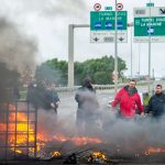 Chaos Calais door staking