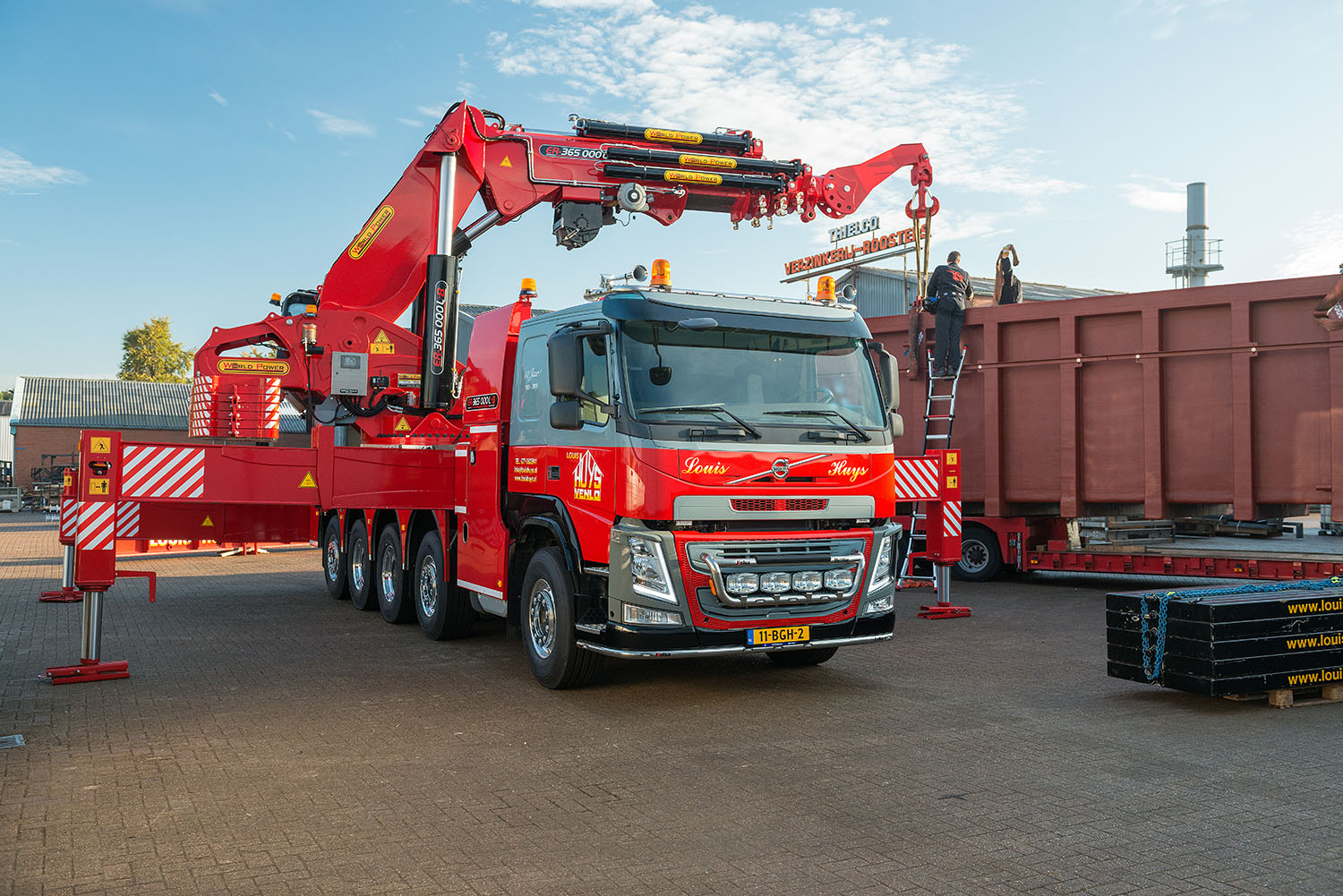 Cerebrum rekenkundig beschermen Volvo FM met 365 tonmeter kraan - Truckstar