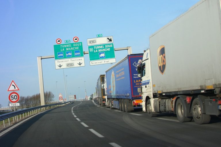 Trucks opnieuw doelwit in Calais - Video