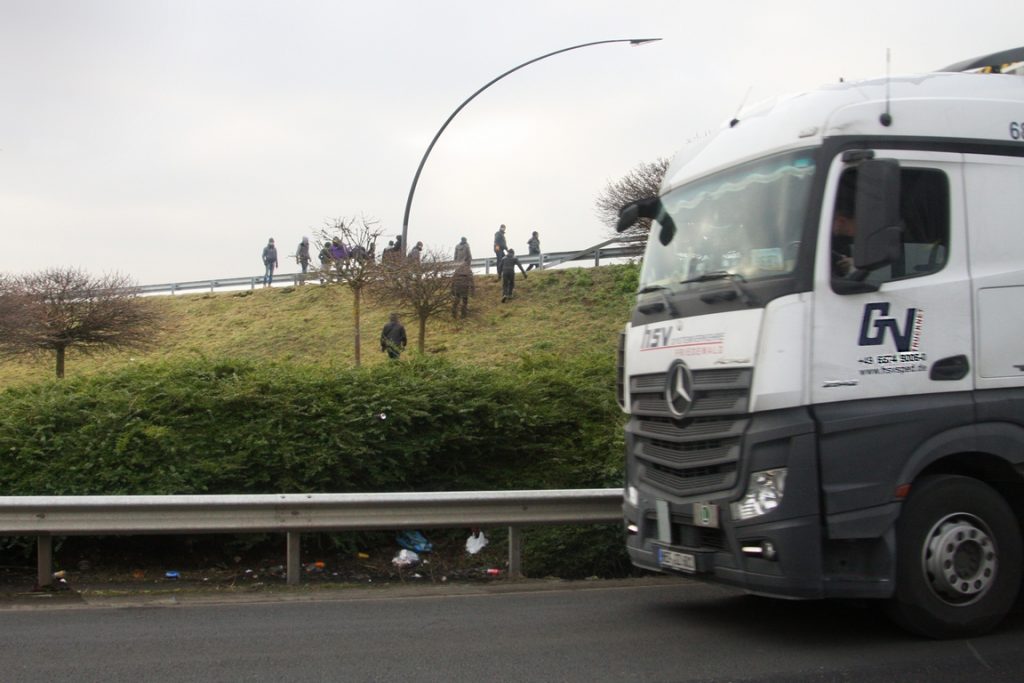 Trucks opnieuw doelwit in Calais - Video