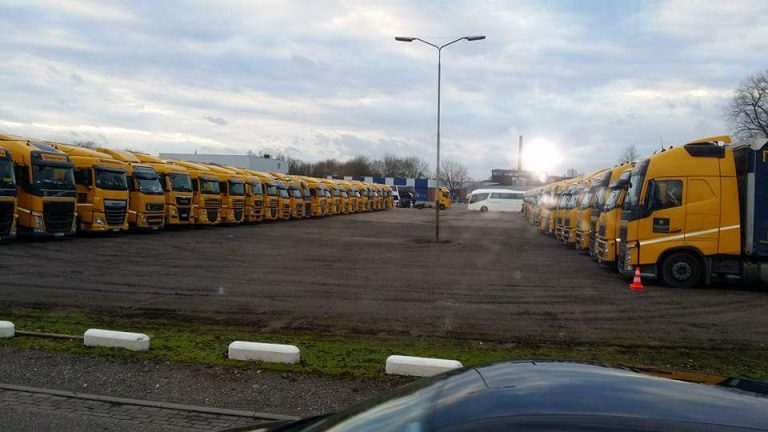 Waberer parkeert 300 trucks in Opglabeek
