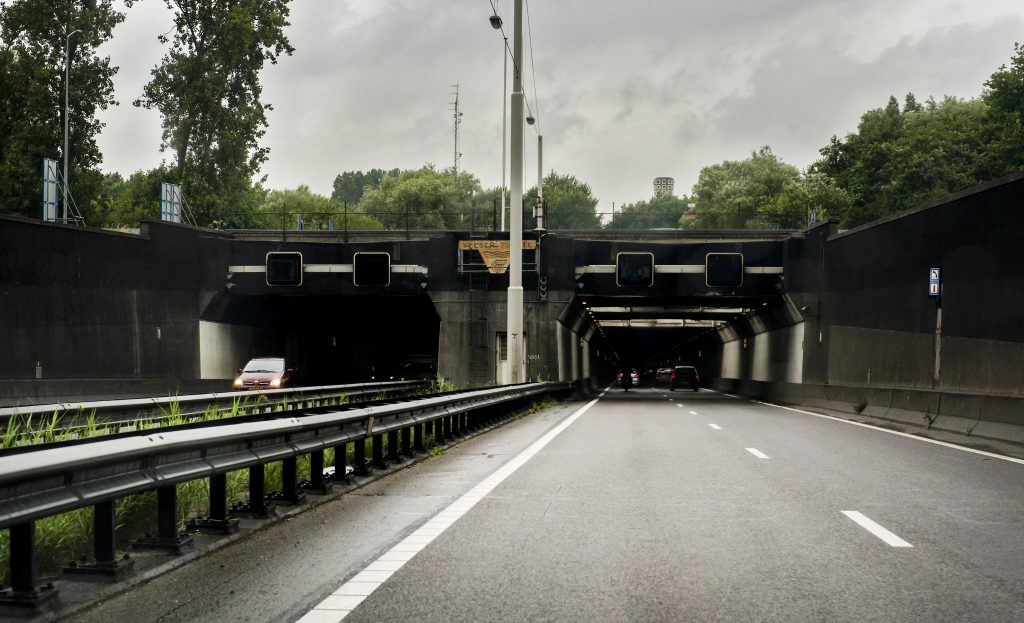 Velsertunnel 9 maanden dicht