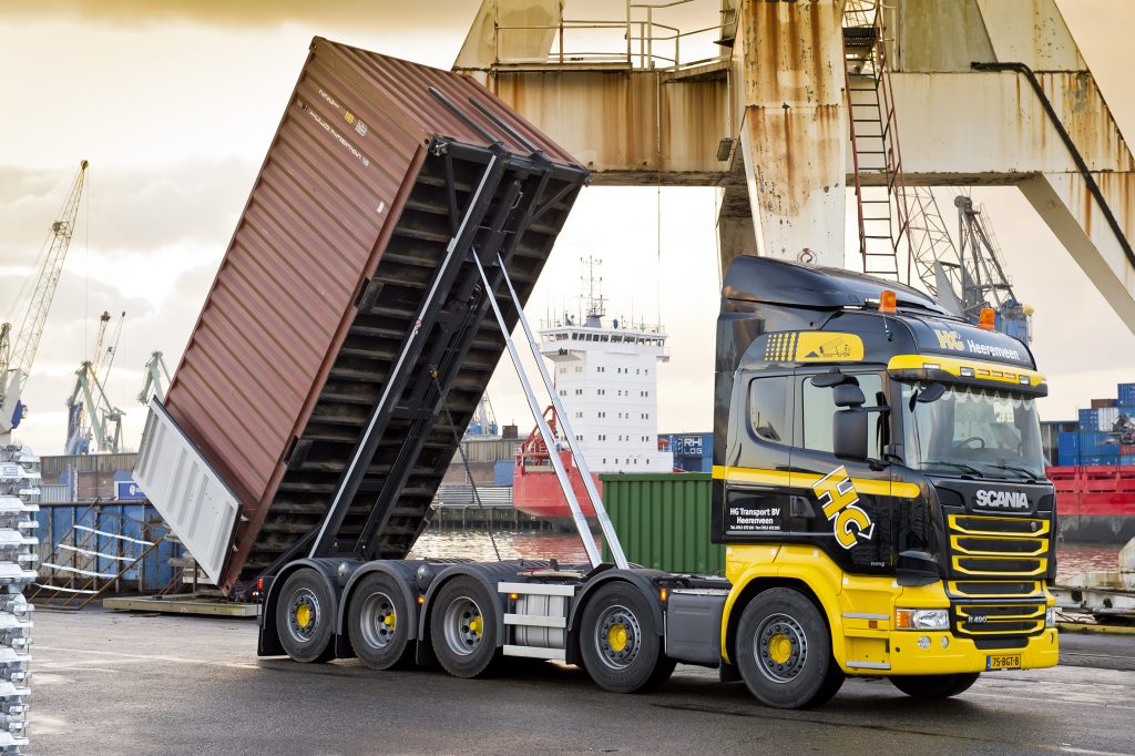 Vijfassige containertruck voor HG Transport