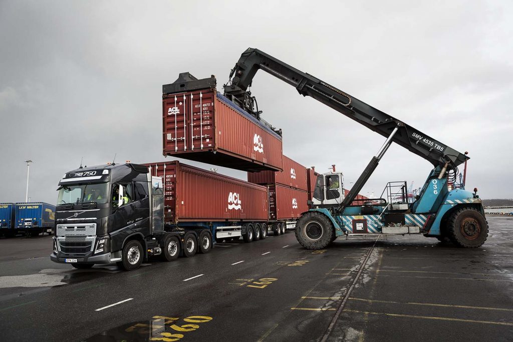 Volvo FH16 750 vs 750 ton