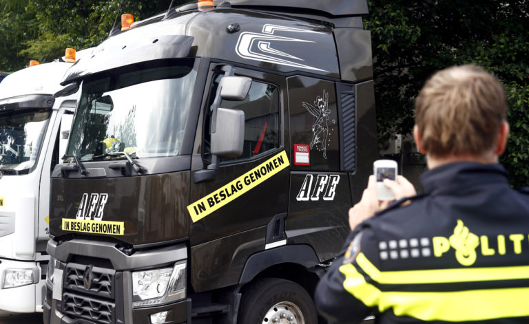 Politie neemt trucks AFE in beslag