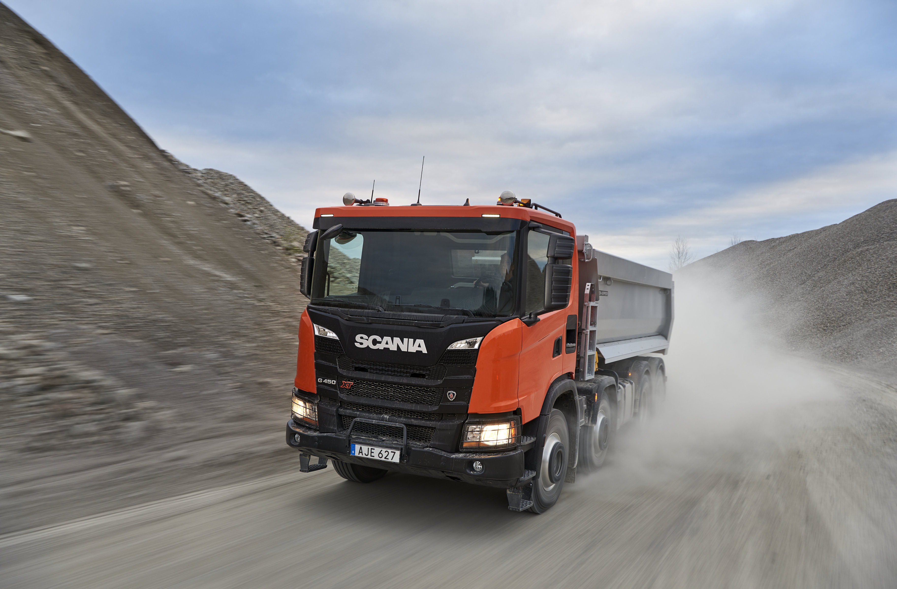 Скания самосвал. Самосвал Скания XT 8*4. Scania g450 самосвал. Скания ХТ 8х4 самосвал. Scania XT 450.