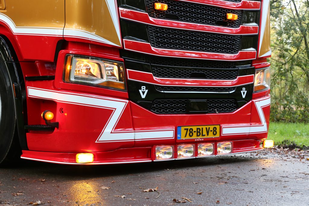 Grille Scania R 650