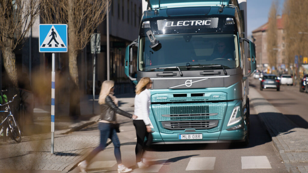 Nieuwe veiligheidssystemen Volvo Trucks (1)
